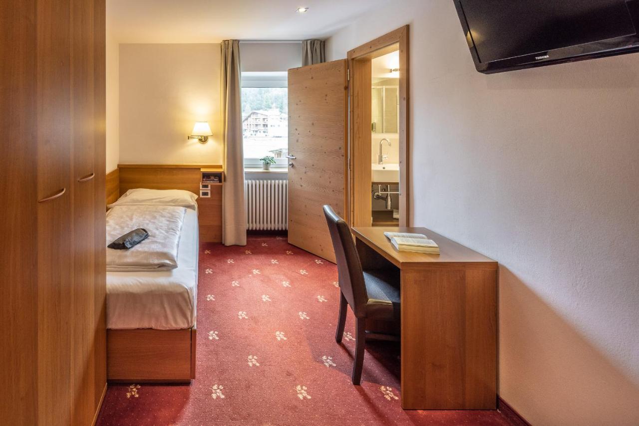Hotel Sella***S Сельва-ди-Валь-Гардена Экстерьер фото