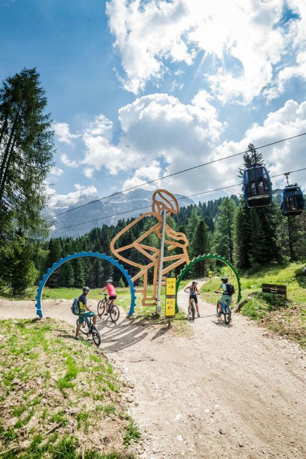 Hotel Sella***S Сельва-ди-Валь-Гардена Экстерьер фото
